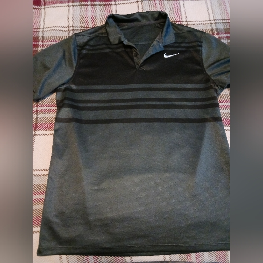 NEW! Nike Polo Shirt Size M